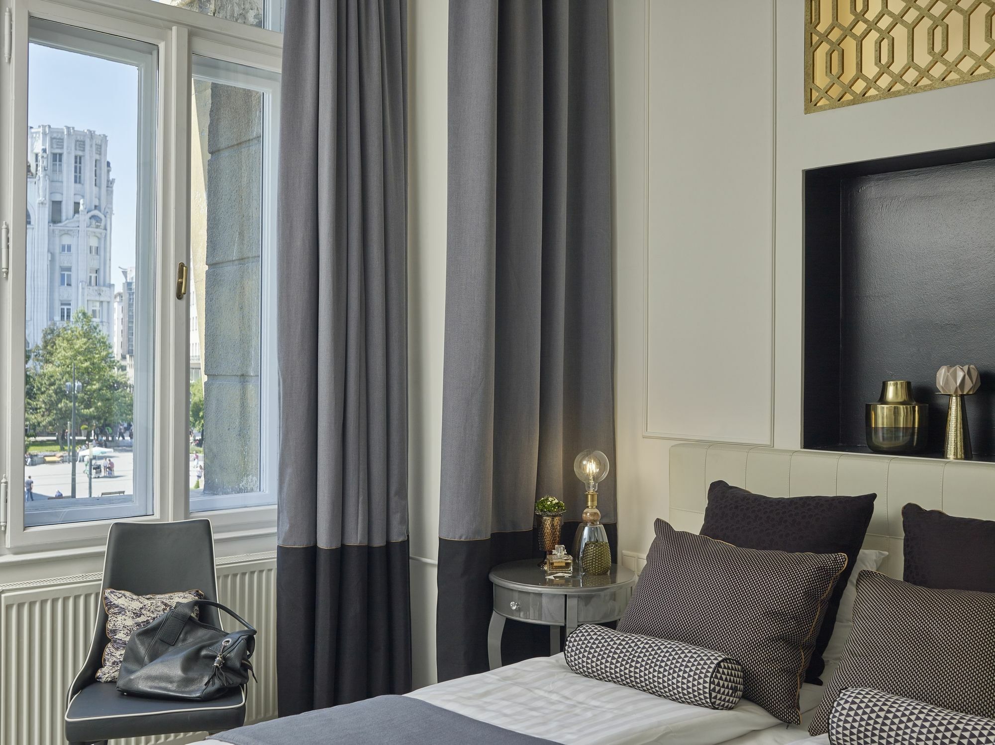 7Seasons Central Suites Budapest Bagian luar foto