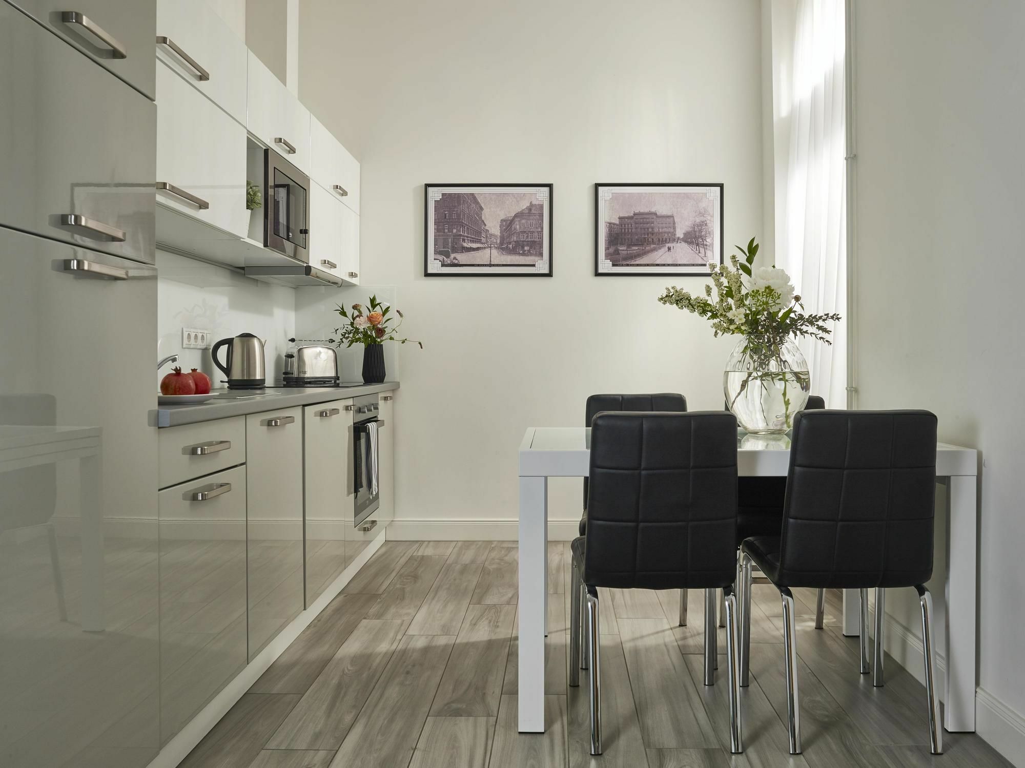 7Seasons Central Suites Budapest Bagian luar foto