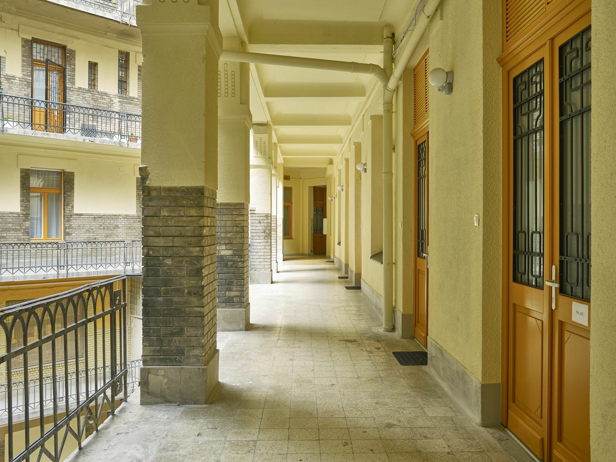 7Seasons Central Suites Budapest Bagian luar foto