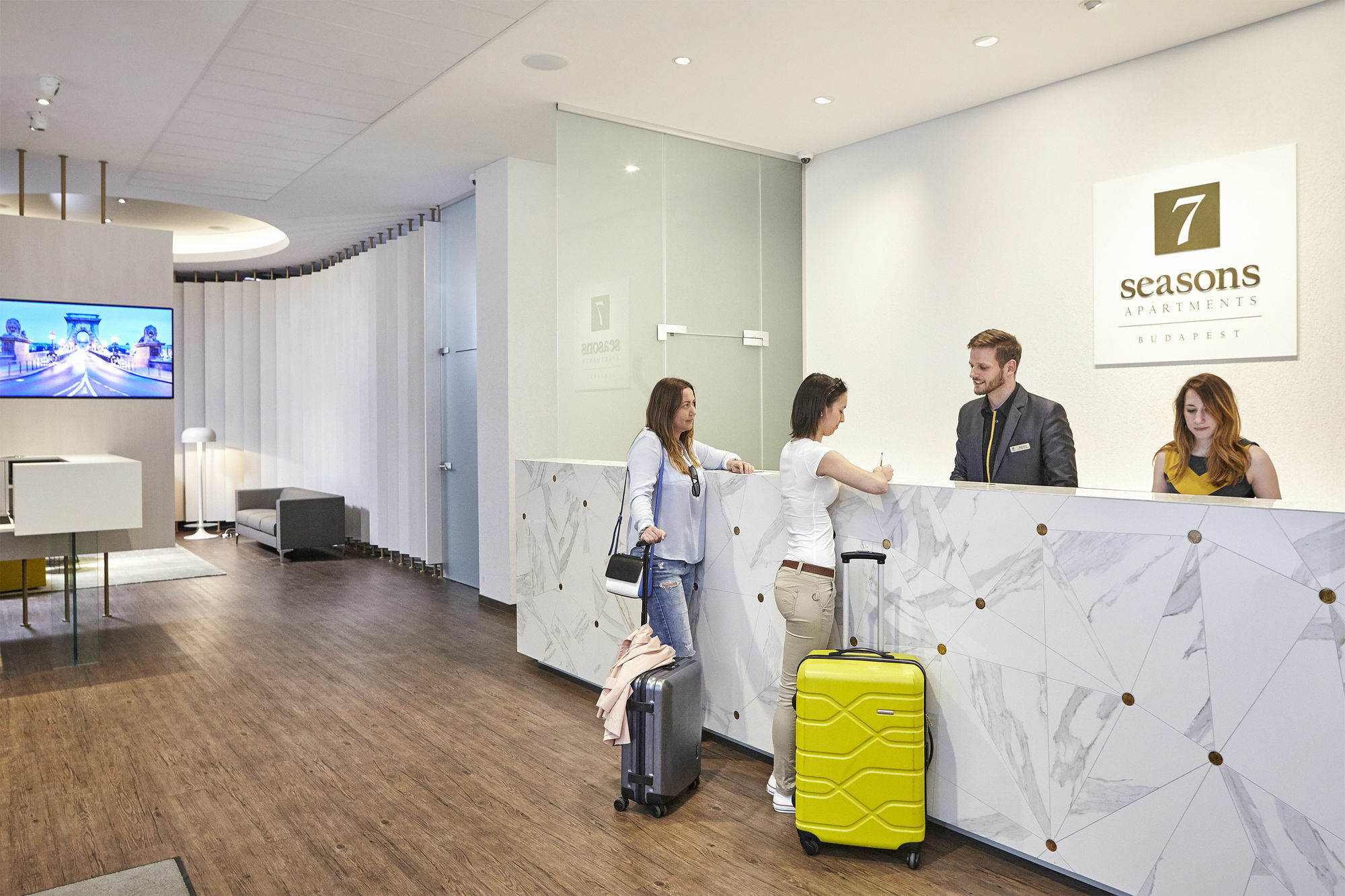7Seasons Central Suites Budapest Bagian luar foto